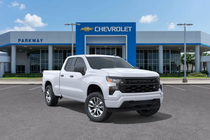 2025 Chevrolet Silverado 1500 Custom photo 1
