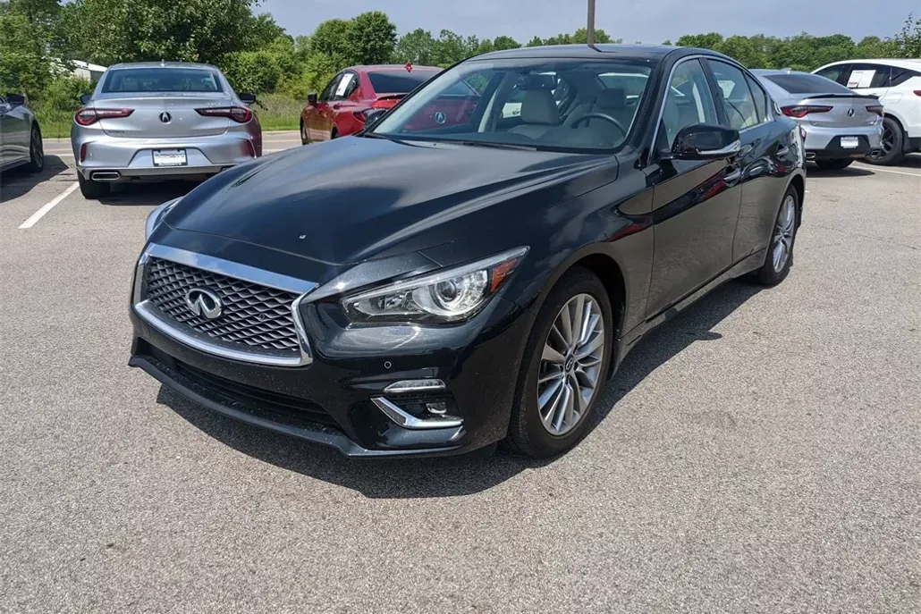 2023 Infiniti Q50 LUXE AWD photo 1