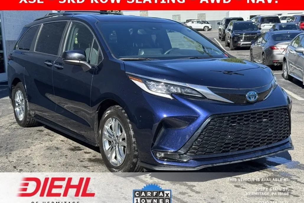2022 Toyota Sienna XSE photo 1