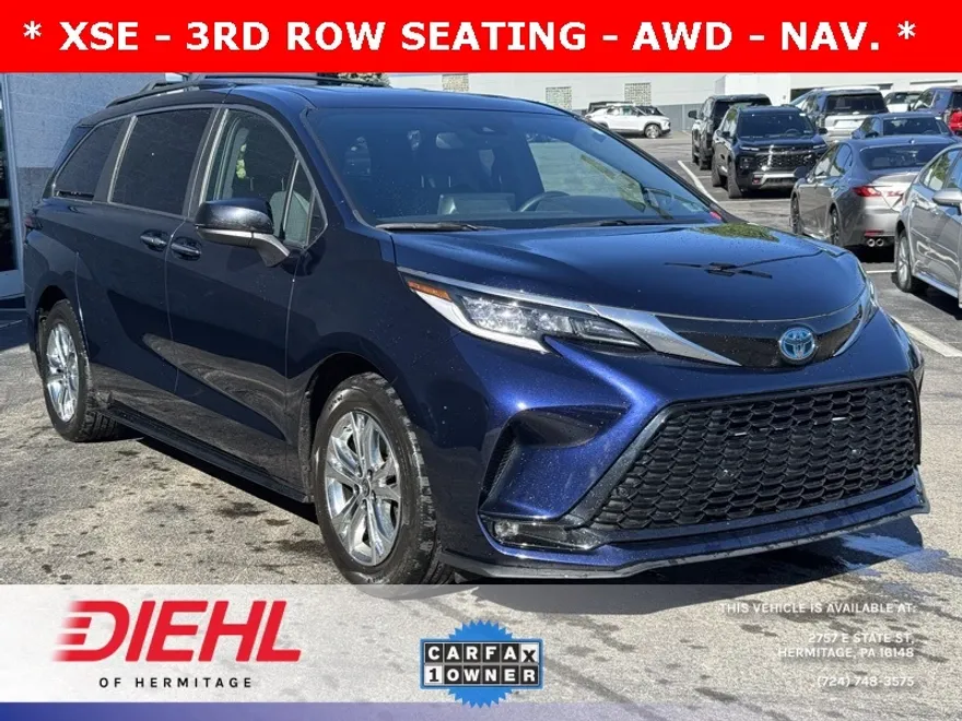 2022 Toyota Sienna XSE photo 1