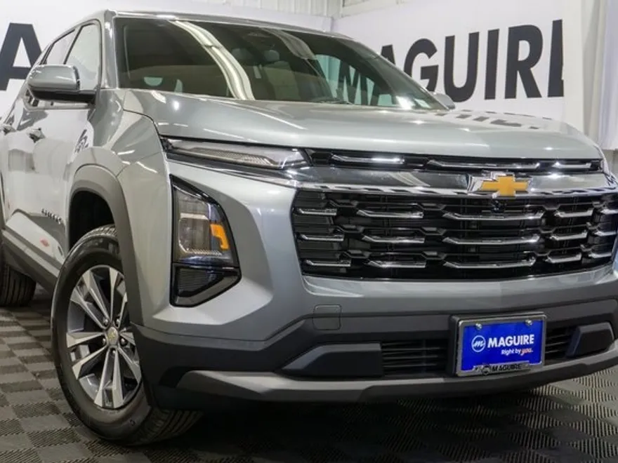 2026 Chevrolet Equinox LT photo 1