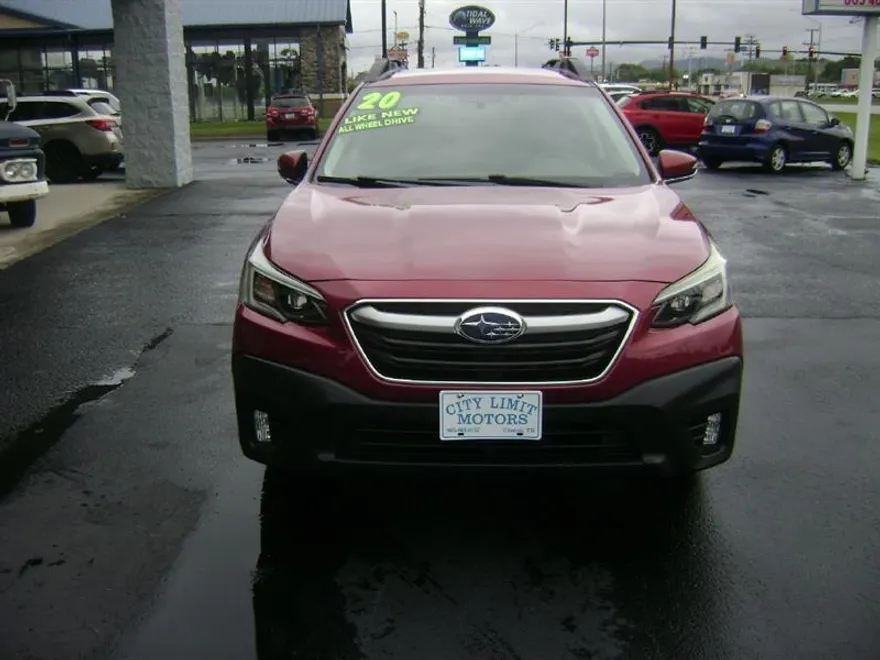2020 Subaru Outback Premium photo 1