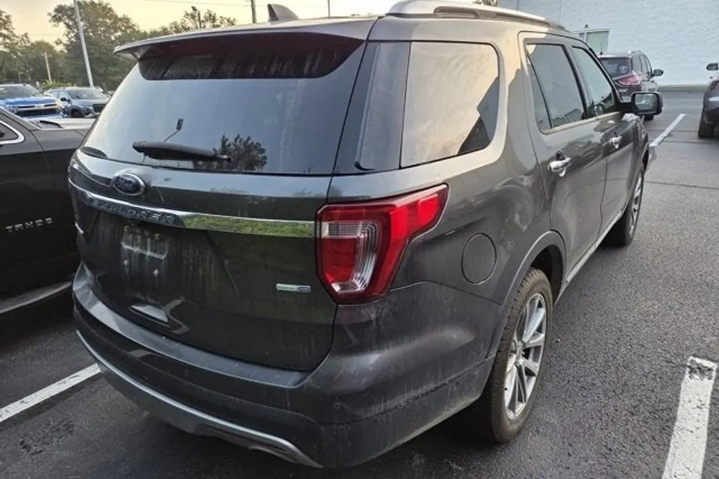 2017 Ford Explorer Limited photo 1