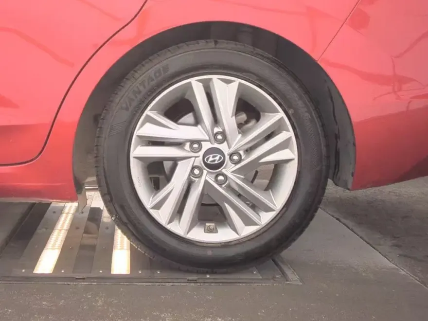 2020 Hyundai Elantra Value Edition photo 1