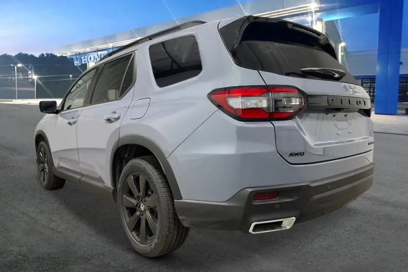 2025 Honda Pilot Black Edition photo 1