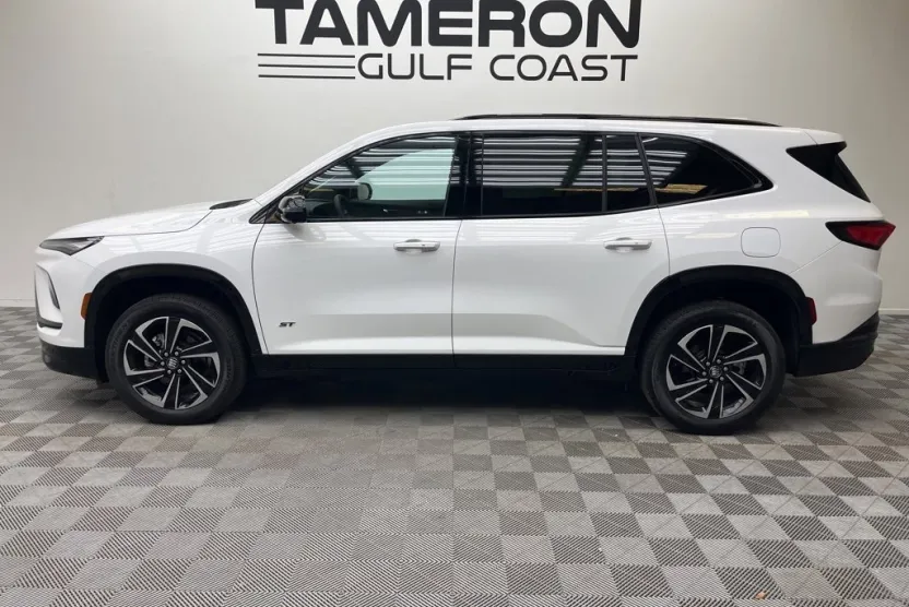2025 Buick Enclave Sport Touring photo 1