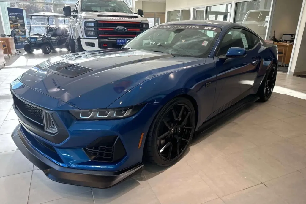 2024 Ford Mustang GT photo 1