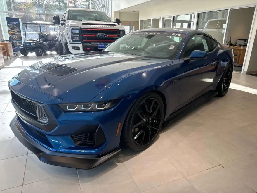 2024 Ford Mustang GT photo 1