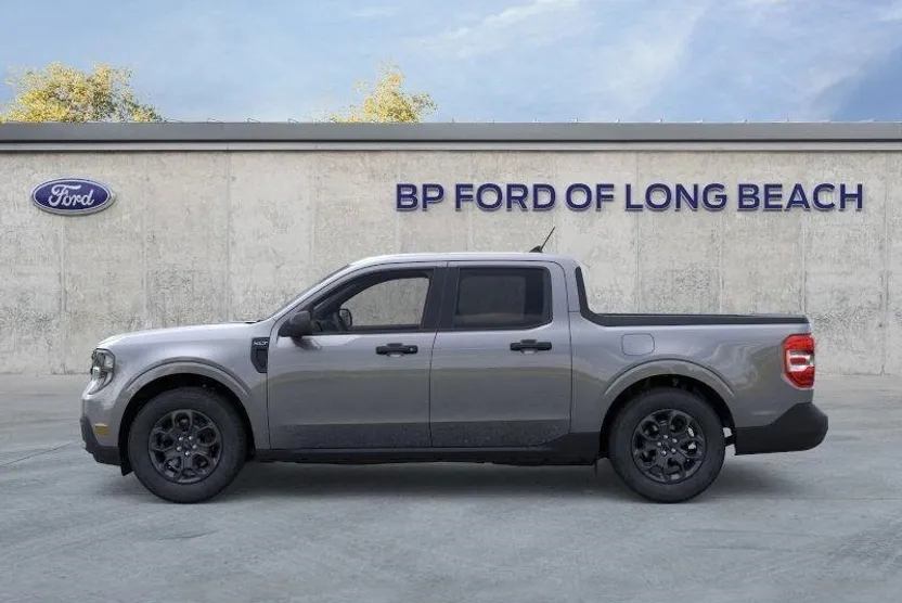 2025 Ford Maverick XLT photo 1