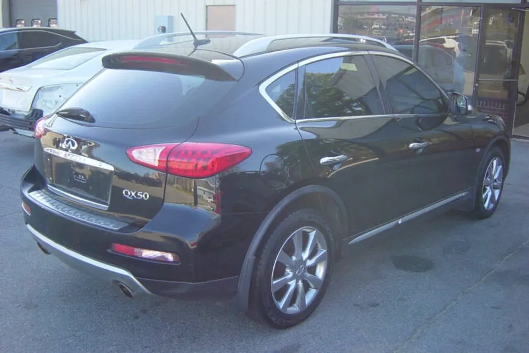 2017 Infiniti QX50 photo 1