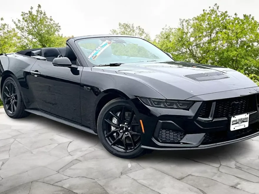 2025 Ford Mustang GT Premium photo 1