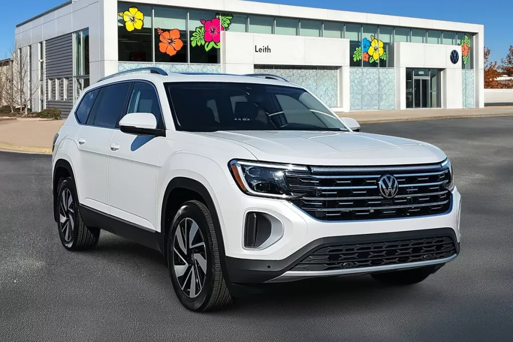 2025 Volkswagen Atlas SEL photo 1