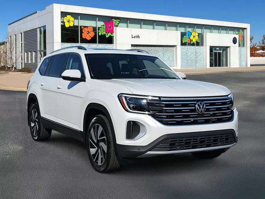 2025 Volkswagen Atlas SEL photo 1