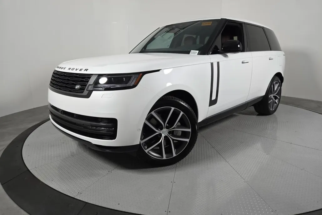 2025 Land Rover Range Rover SE photo 1