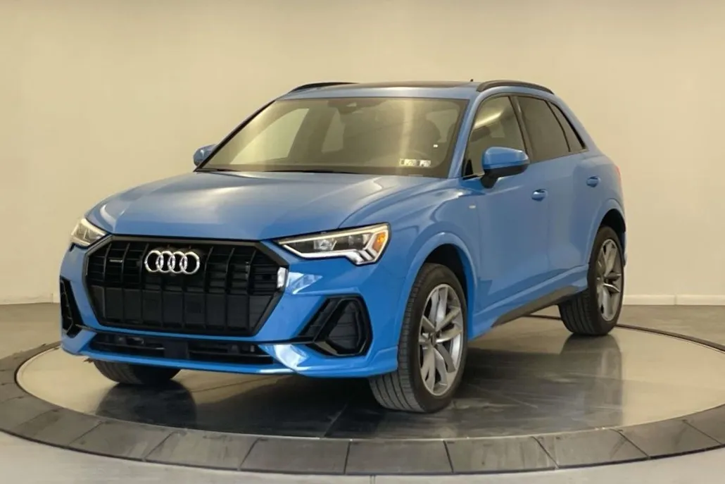 2022 Audi Q3 S line Premium Plus photo 1