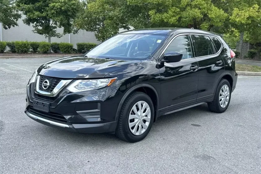 2017 Nissan Rogue S photo 1