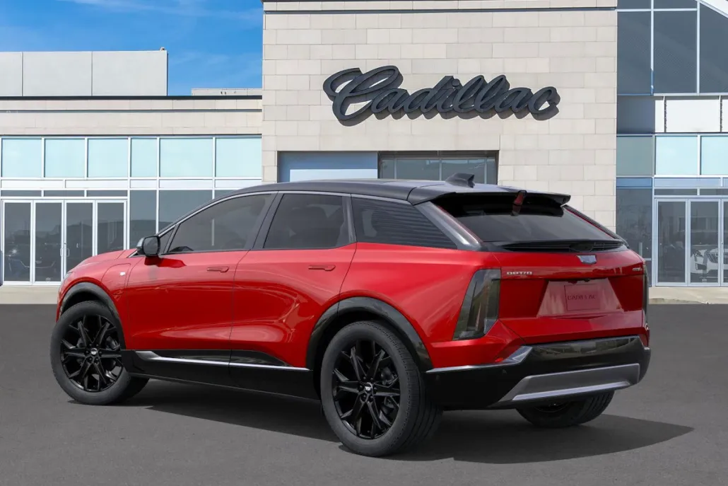 2025 Cadillac Optiq Luxury photo 1