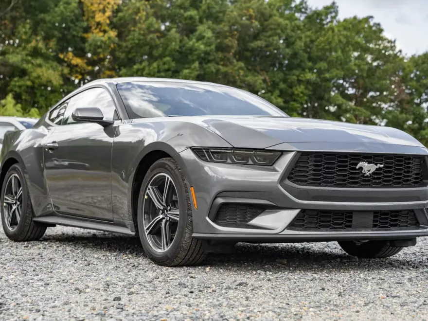 2025 Ford Mustang EcoBoost photo 1
