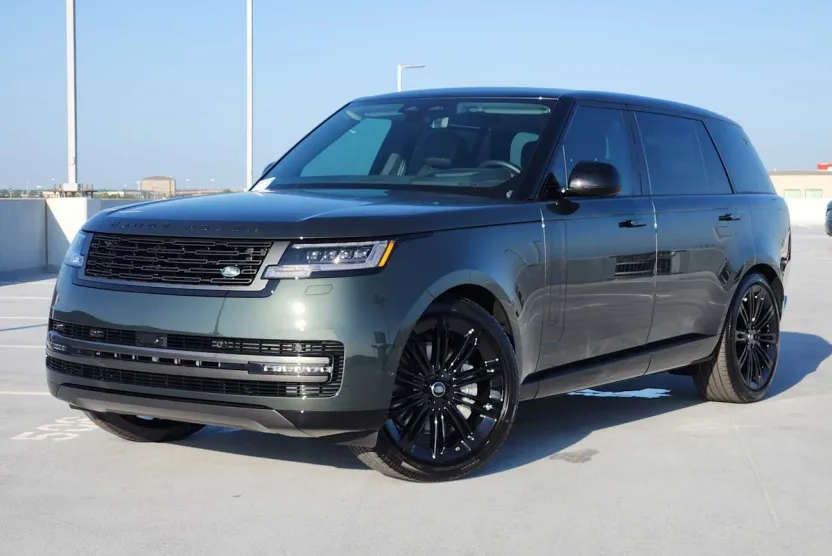 2025 Land Rover Range Rover SE photo 1