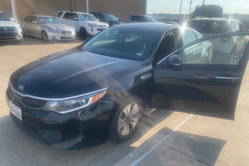 2017 Kia Optima Hybrid Base photo 1