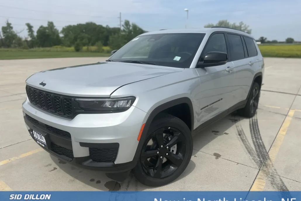 2025 Jeep Grand Cherokee Altitude X photo 1