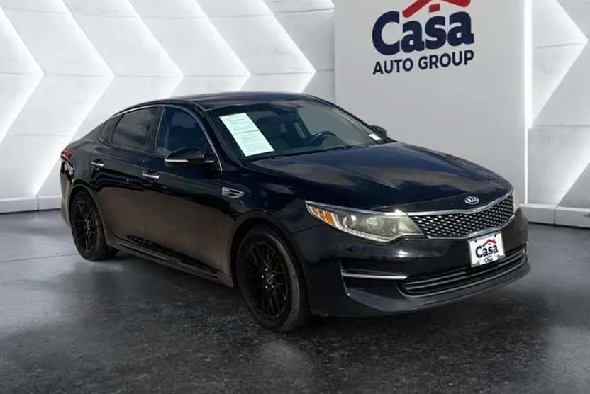 2018 Kia Optima EX photo 1
