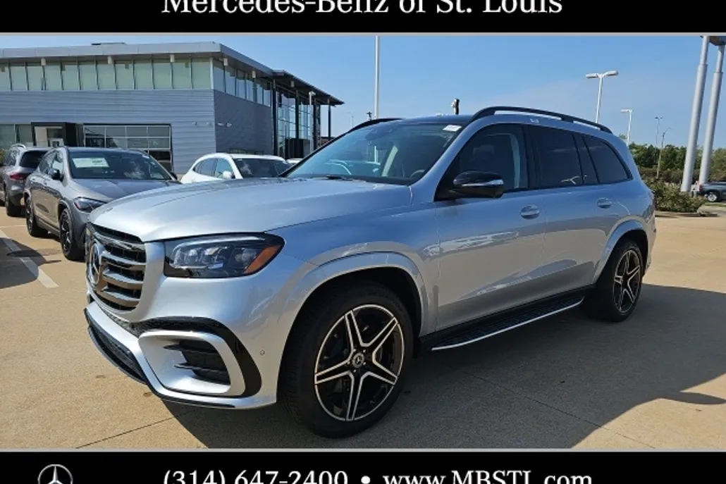 2026 Mercedes Benz GLS 450 4MATIC photo 1