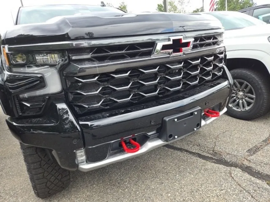 2026 Chevrolet Silverado ZR2 photo 1