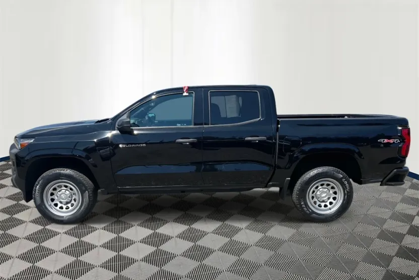 2024 Chevrolet Colorado Work Truck photo 1