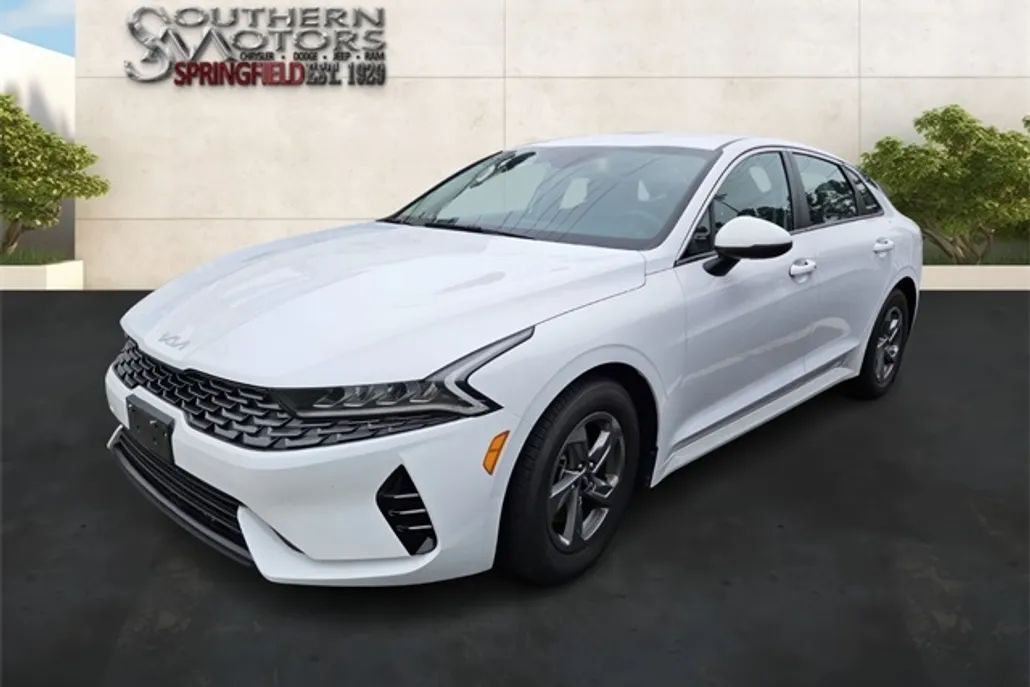 2023 Kia K5 LXS photo 1