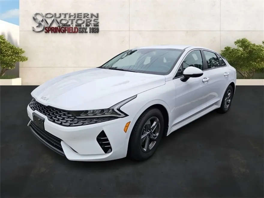 2023 Kia K5 LXS photo 1