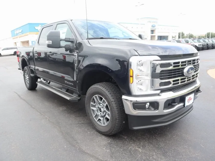 2025 Ford F-250 XLT photo 1