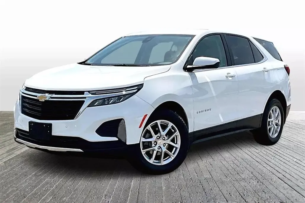 2023 Chevrolet Equinox LT photo 1
