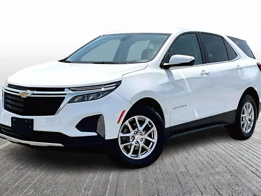 2023 Chevrolet Equinox LT photo 1