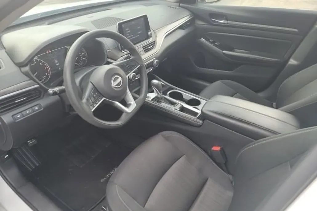 2023 Nissan Altima 2.5 SV photo 1