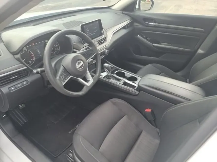 2023 Nissan Altima 2.5 SV photo 1