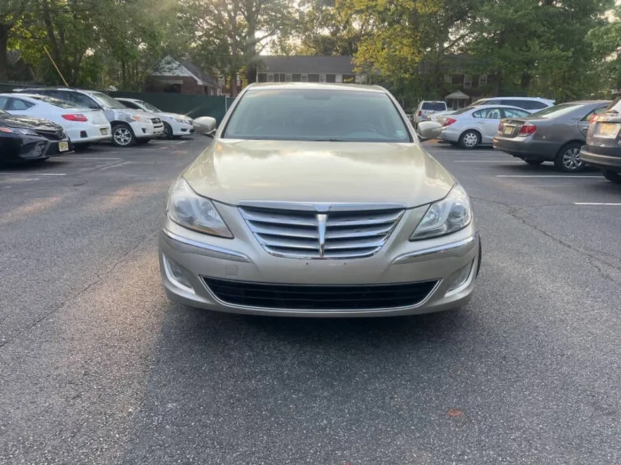 2012 Hyundai Genesis 3.8 photo 1