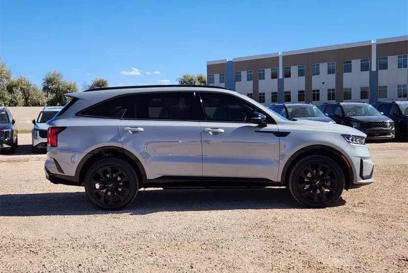 2022 Kia Sorento SX photo 1