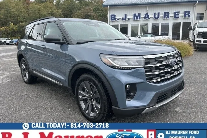 2025 Ford Explorer photo 1
