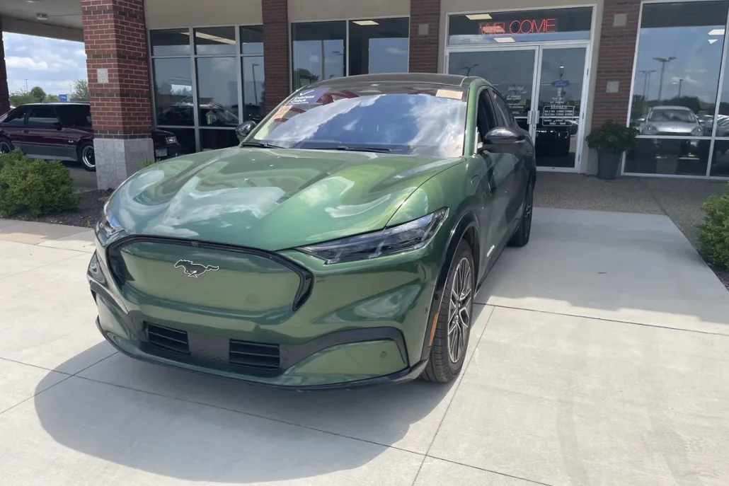 2024 Ford Mustang Mach-E Premium photo 1