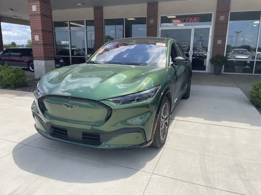 2024 Ford Mustang Mach-E Premium photo 1