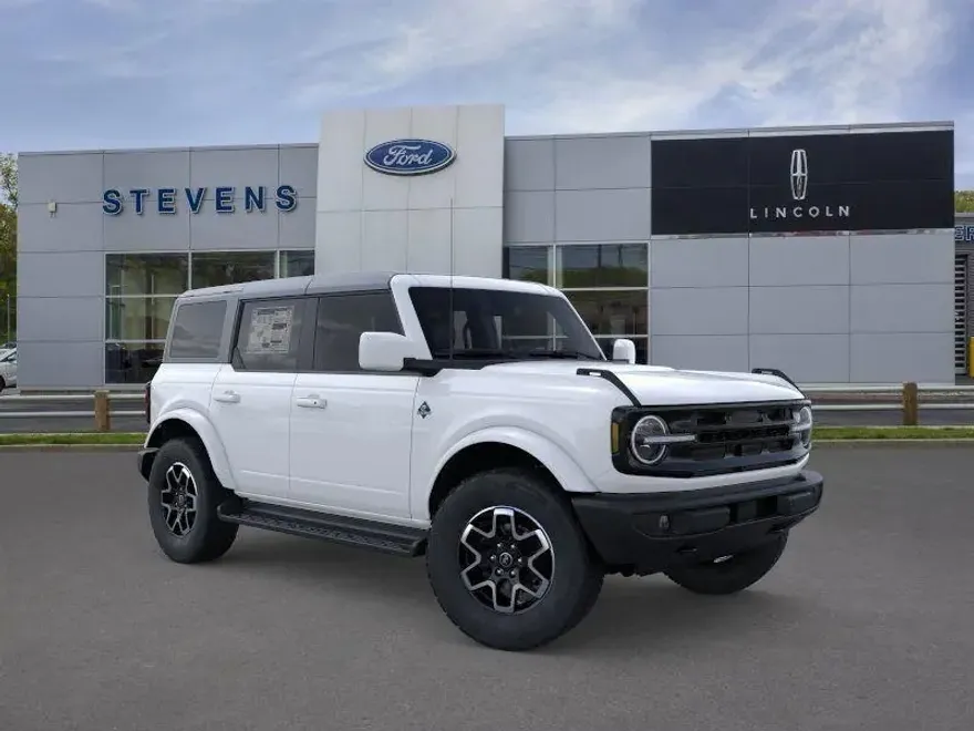 2025 Ford Bronco Outer Banks photo 1