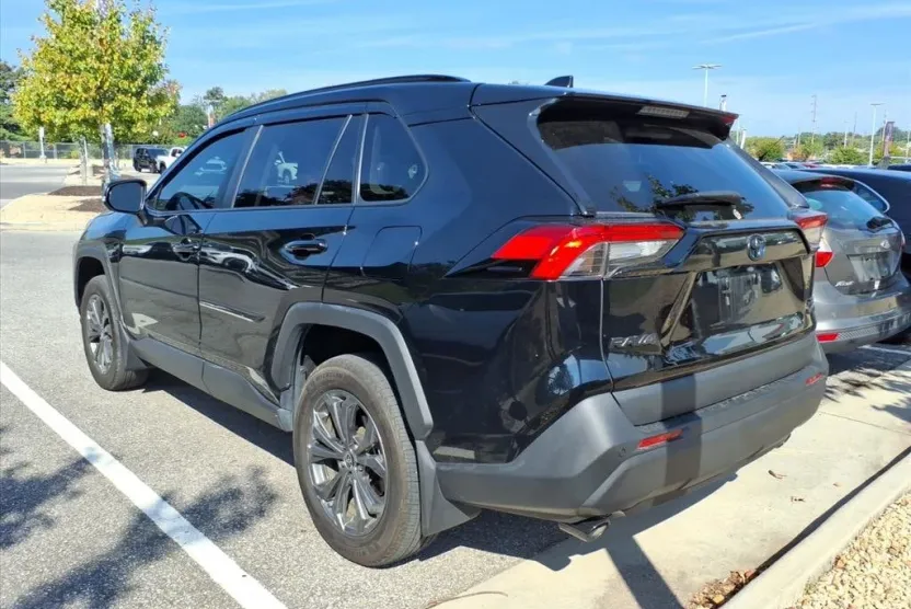 2023 Toyota RAV4 Hybrid XLE Premium photo 1