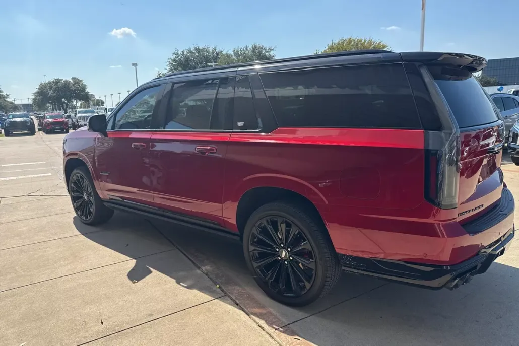 2025 Cadillac Escalade ESV V-Series photo 1