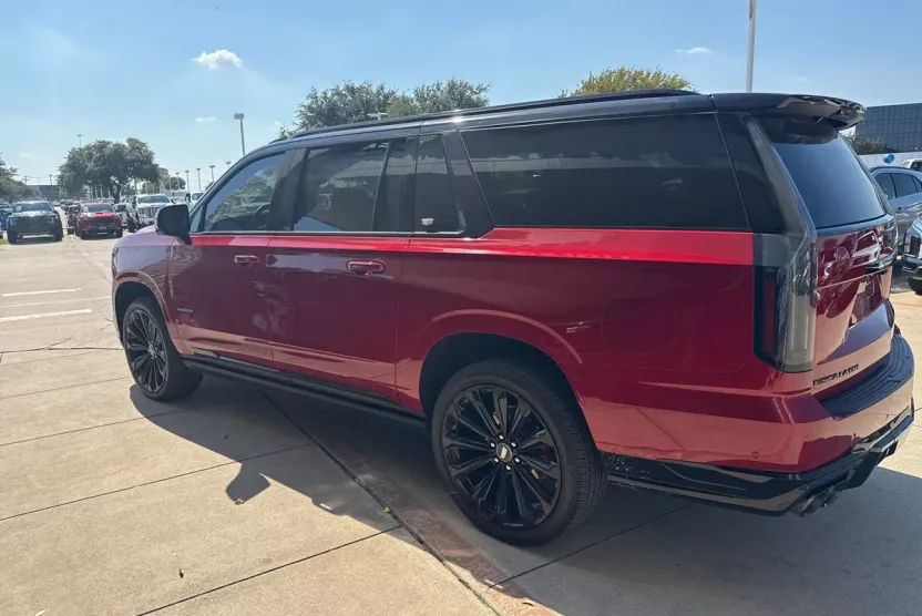 2025 Cadillac Escalade ESV V-Series photo 1
