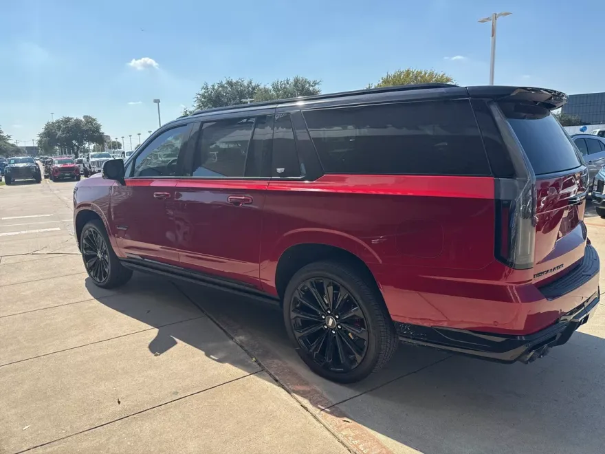 2025 Cadillac Escalade ESV V-Series photo 1