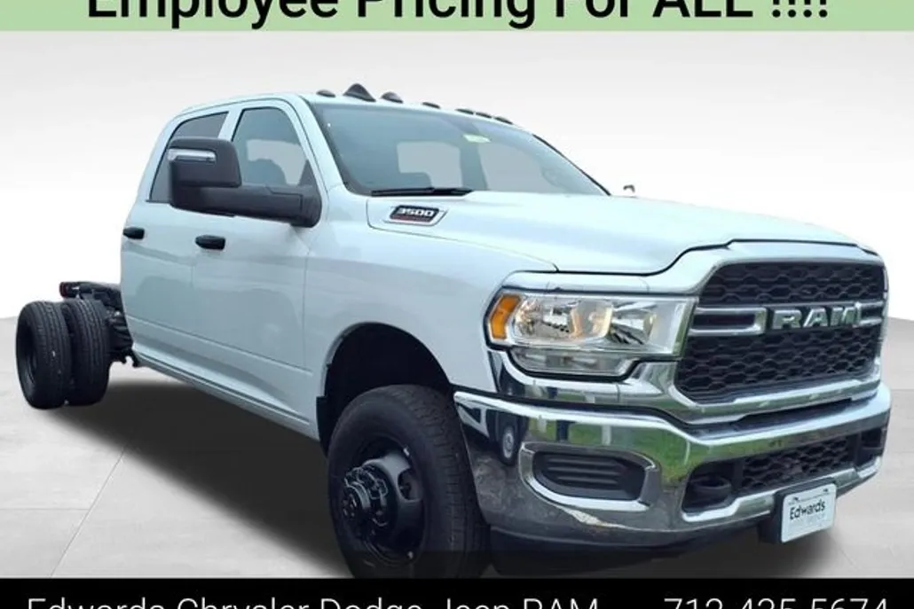 2024 Ram 3500 Tradesman photo 1