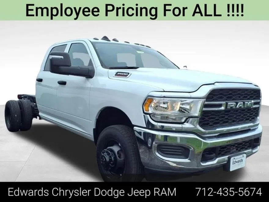 2024 Ram 3500 Tradesman photo 1