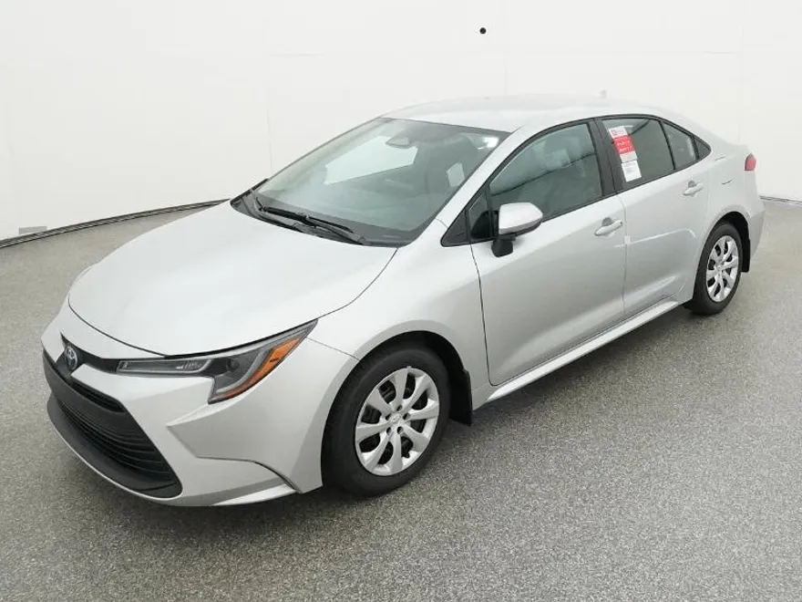 2025 Toyota Corolla LE photo 1