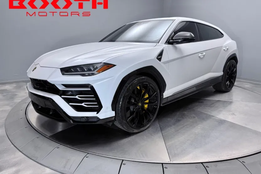 2020 Lamborghini Urus photo 1